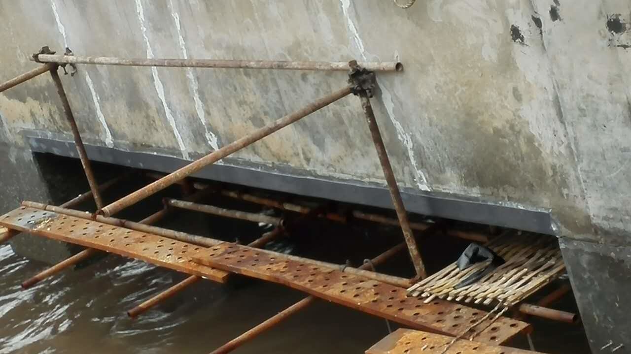 水下碳纤维布码头加固恒盛牌